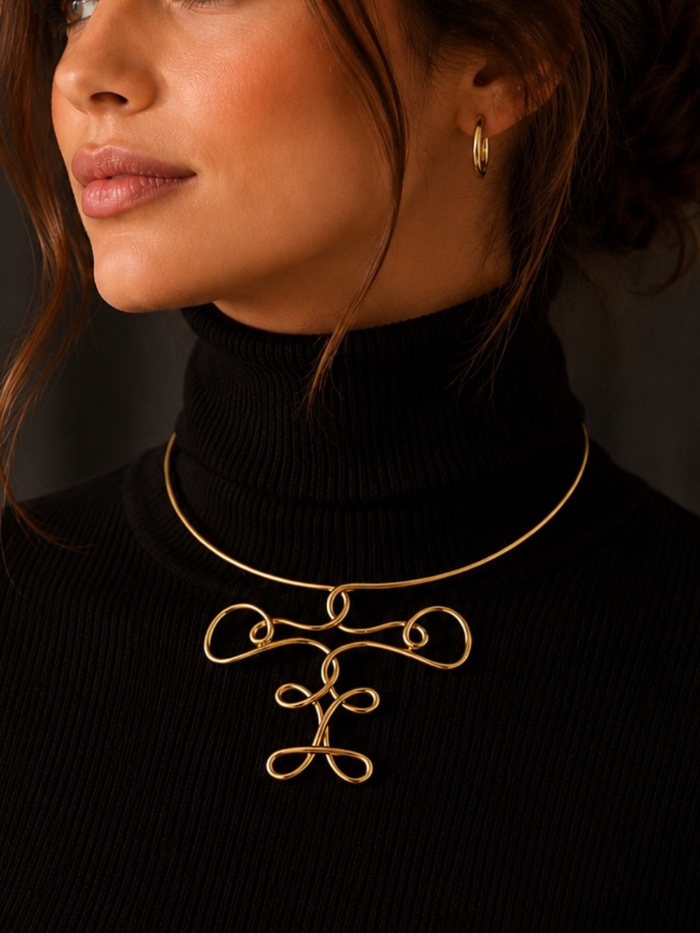 Rare find! NWOT Tory Burch Twisted Collar Chocker Gold Statement Necklace